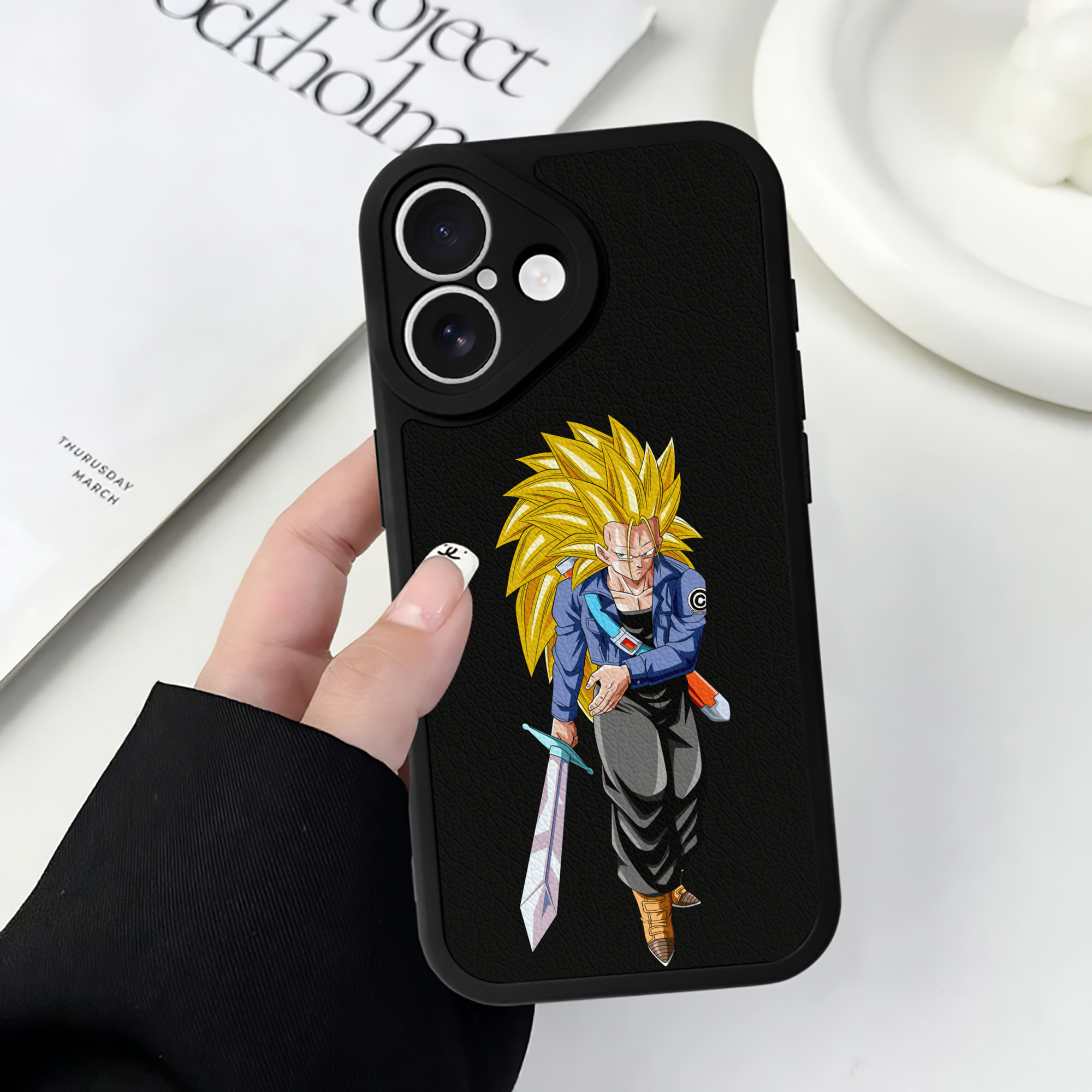 （画像用） ドラゴンボール トランクス（Torankusu）DRAGON BALL Trunks 【iPhone 16シリーズ対応】シリコンスマホケース（レザー調） 材質：シリコン